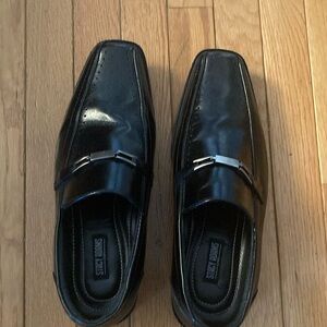 Stacy Adams Black Loafers Slip-Ons with Glossy Finish and Square Toe
10.5 W